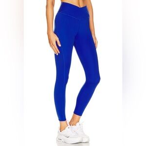 Carina 7/8 Legging in Royal Blue
Camila Coelho .